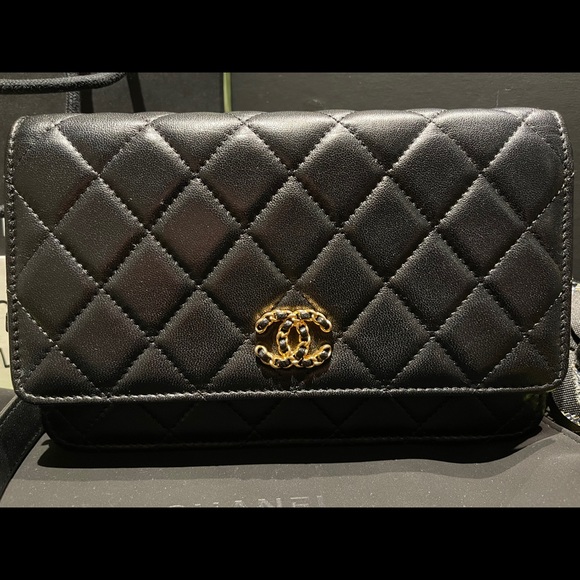 SOLD! Chanel Lambskin Infinity Wallet On Chain WOC - Picture 2 of 15